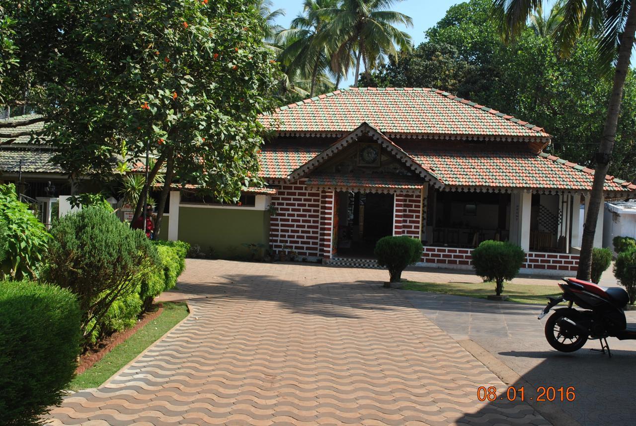 Hill Top Goa Lodge Vagator Extérieur photo