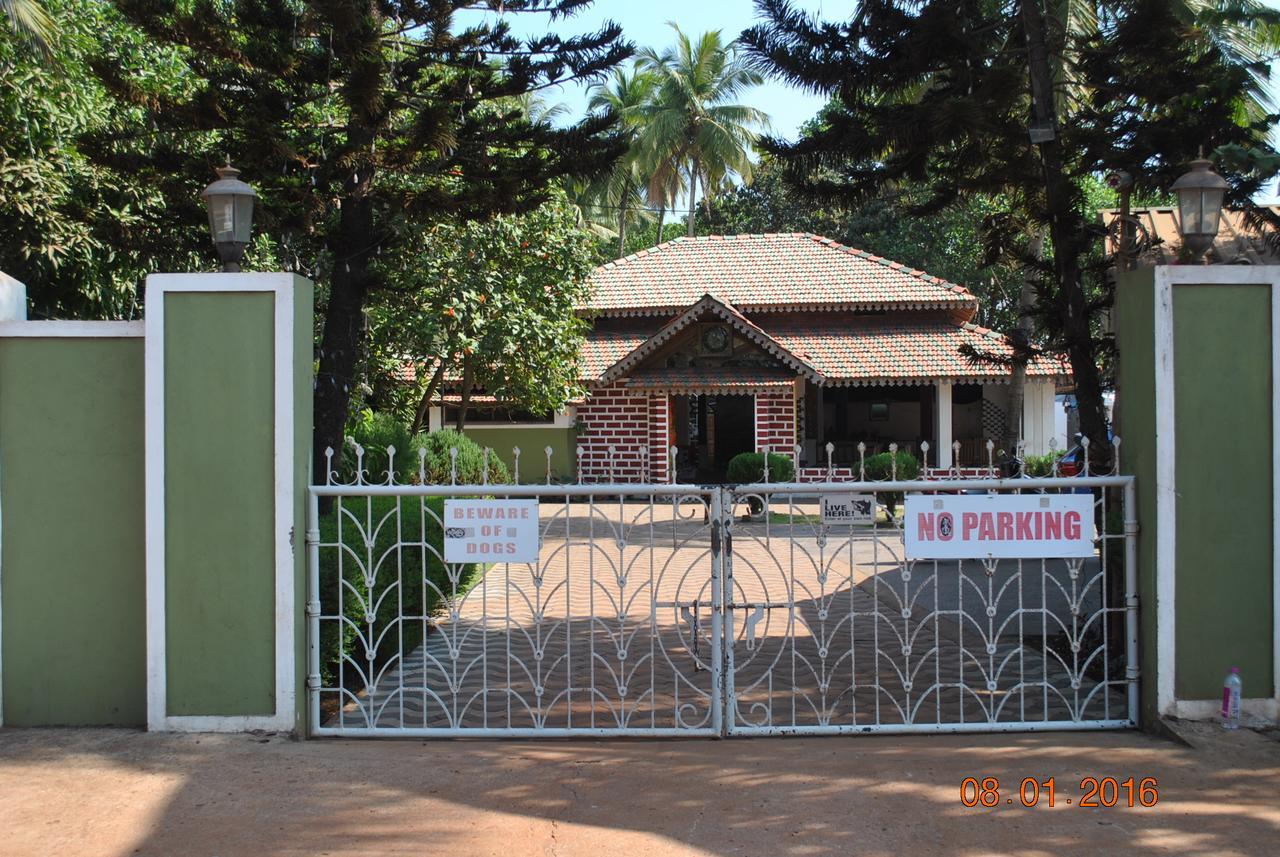 Hill Top Goa Lodge Vagator Extérieur photo