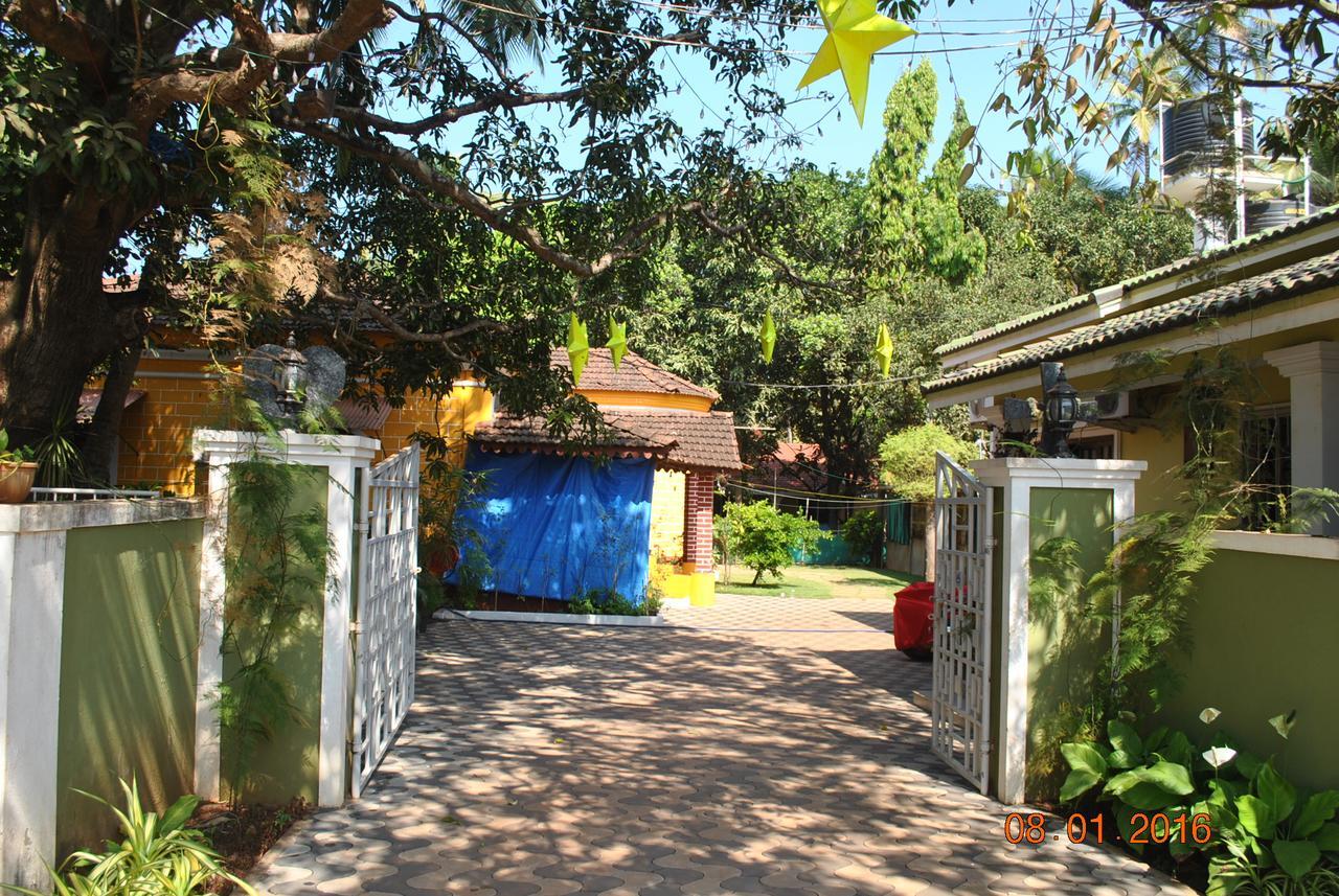 Hill Top Goa Lodge Vagator Extérieur photo